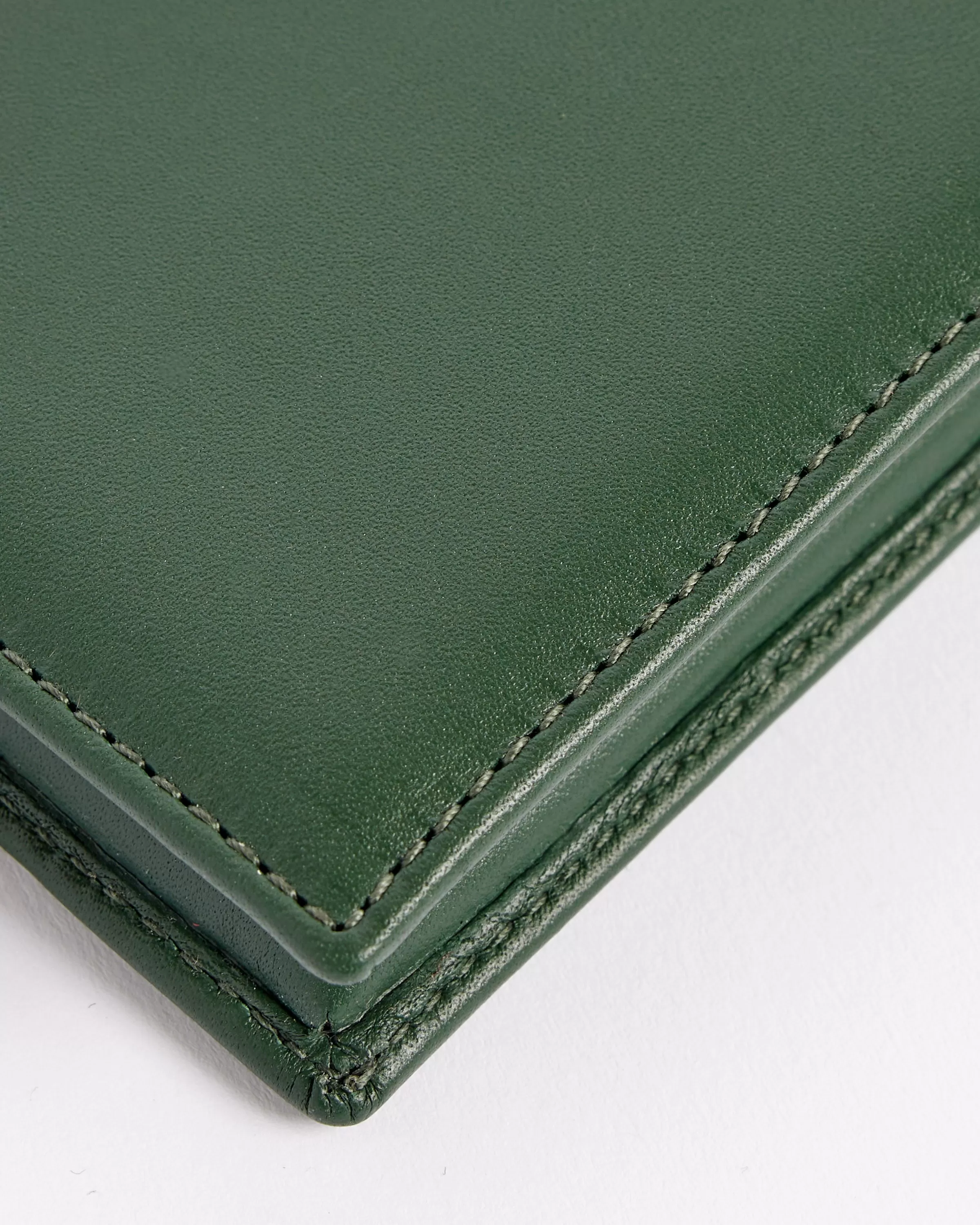 Classic Bifold Wallet in Bottle Green